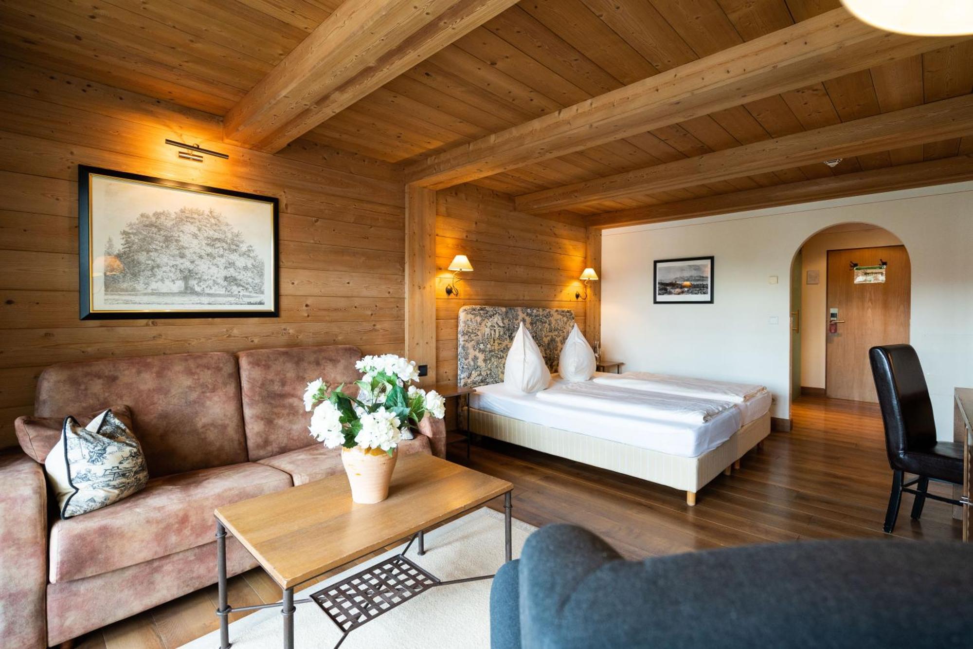 Hotel Gasthof Alte Post Holzkirchen Holzkirchen  Buitenkant foto
