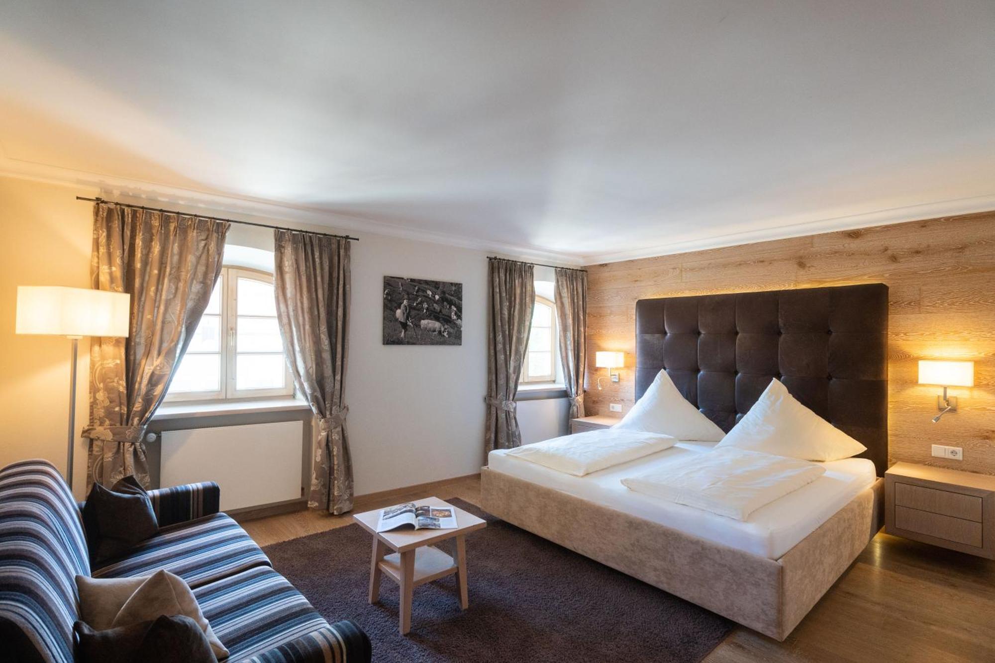 Hotel Gasthof Alte Post Holzkirchen Holzkirchen  Buitenkant foto